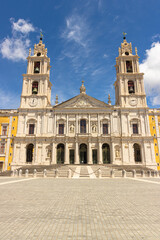 Fototapeta na wymiar Palácio Nacional de Mafra, Convento e Basílica de Portugal 