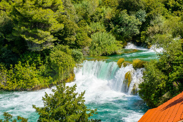 Obraz premium To wodospad w Parku Narodowym Krka w Chorwacji