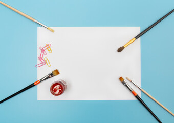 물감과 붓 그리고 카드