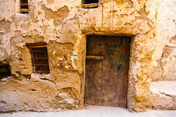 Fototapeta na wymiar It's Old House in Al Qasr, old village in Dakhla Desert, Egypt