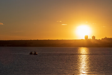 Naklejka premium Pôr do sol visto do Lago Paranoá em Brasília, Brasil.