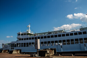 Naklejka premium A ferry docked at the Port of Takamatsu_04