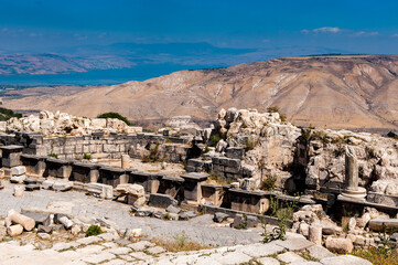 It's Roman colums of the ancient city of Gadara, modern Jordan