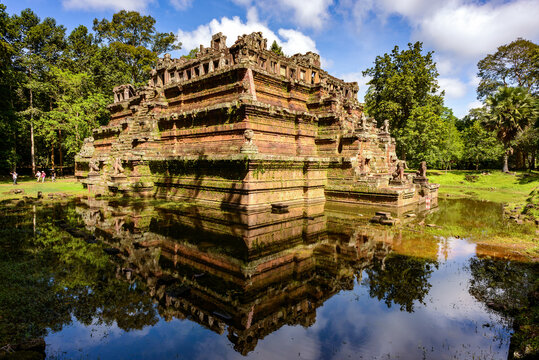 รูปภาพPhimeanakas เลือกดูภาพถ่ายสต็อก เวกเตอร์ และวิดีโอ484 Adobe Stock