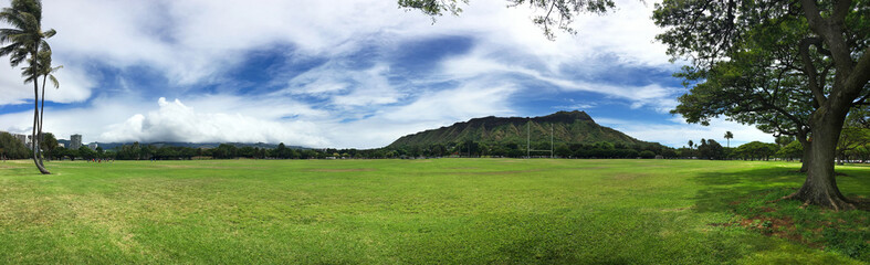 Fototapeta na wymiar Panorama view of Diamond Head and Kapiolani Park in Waikiki, Honolulu, Oahu Island, Hawaii