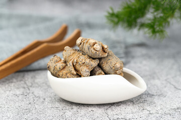 This is Yunnan pseudo-ginseng. It has a pharmaceutical value and health benefits, to prevention and treatment of many diseases, widespread clinical application.