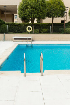Piscina preparada para abrirse al p&uacute;blico