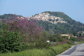 Pelekas, ein Bergdorf auf Korfu