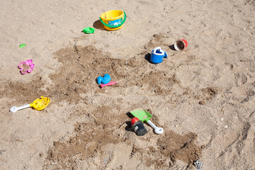 Juguetes en la arena