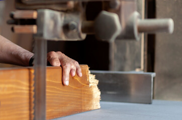 finger of the worker broken due to accident