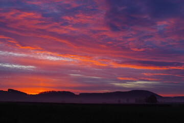 Morgenrot auf der Schwäbischen Alb