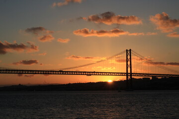 25 de Abril Bridge