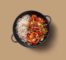 cocina asiática, fideos y verduras. Asian cuisine, noodles and vegetables.