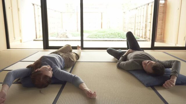 日本に旅行に来た外国人観光客