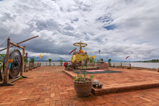 tilok aram temple, temple, asia, culture, lake, art, buddhism, famous, wat, summer, ancient, landscape, floating, destination, nature, thailand, landmark, travel, phayao, religion, cloud, island, old,