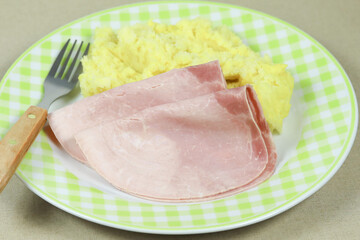assiette de jambon et purée