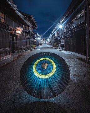 夜の幻想的な飛騨高山。