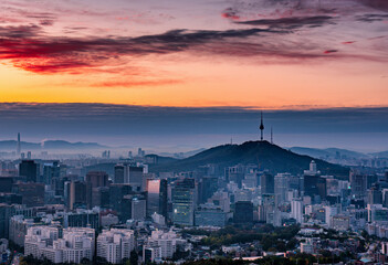 Fototapeta premium sunrise over the city at Seoul, South Korea