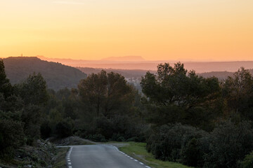 lever de soleil sur la Provence vue du Gard