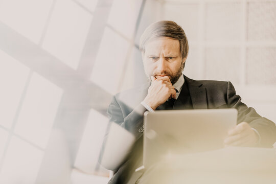 Europe, Germany, Hamburg, Hafencity, Businessman