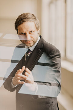 Europe, Germany, Hamburg, Hafencity, Businessman