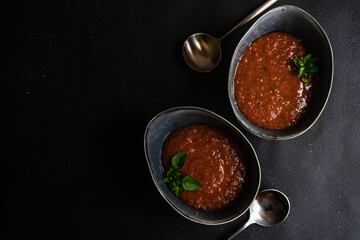 Tomato cream soup with oregano
