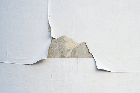 Zerrissenes Papier, Berge, Gebirge, Berglandschaft, Litfa&szlig;s&auml;ule, Plakatwand, Schatten, Grunge Paper, Mountains