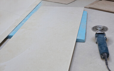 Cutting ceramic tiles with circular saw