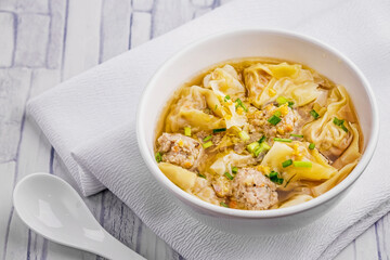 Dumpling pork soup