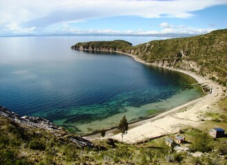 Fototapeta premium Bay on Isla del Sol where according to the Inca founding legend appeared Manco Capac and Mama Ocllo, founders of the Inca dinasty (Lake Titicaca, Challapampam Bolivia) 