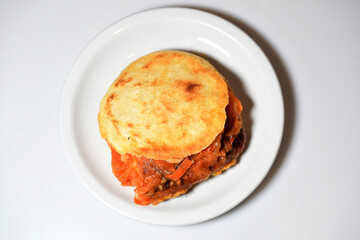 Arepa con pomarola