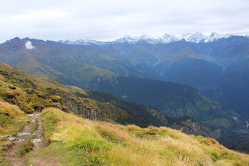 Fototapeta na wymiar a beautiful landscape view in the way to Himalayan trek.