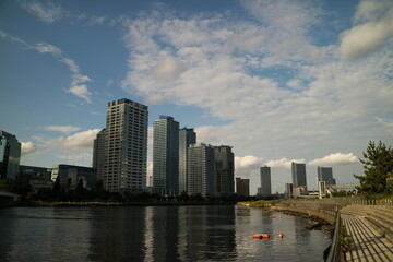 Naklejka premium Wielopiętrowy apartament na terenie portu w Jokohamie