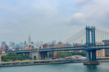 Fototapeta premium Manhattan Bridge i City Skyline