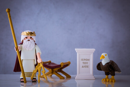 Lippstadt - Deutschland 20. Juni 2020 Playmobil Gott Zeus mit Adler