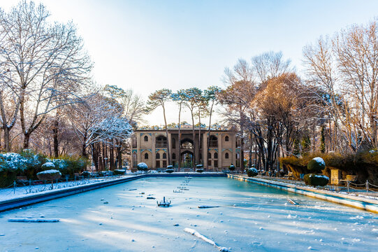 It's Hasht Behesht Palace (Eight Paradises) is a Safavid era palace in Isfahan, Iran. It was built in 1669 and is protected by Iran's Cultural Heritage Organization.