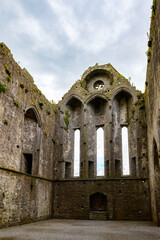 Fototapeta premium Chapel of King Cormac Mac Carthaigh on the Rock of Cashel (Carraig Phadraig), Cashel of the Kings and St. Patrick's Rock