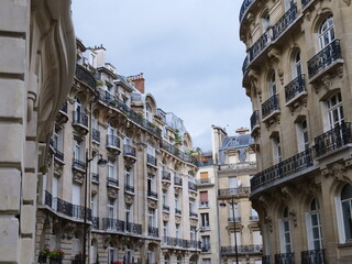 Buildings in the 16th district of Paris. (19th June 2020)