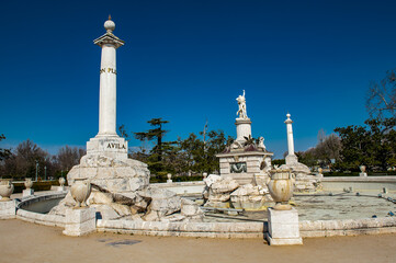 Fototapeta na wymiar It's Beautiful fountain near the Royal Palace of Aranjuez, Spain. UNESCO World Heritage site