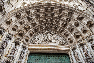 Obraz premium It's Statue on the Seville Cathedral, Roman Catholic cathedral in Seville,Spain.