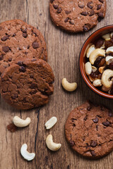 Galletas de chocolate con pasas y frutos secos 