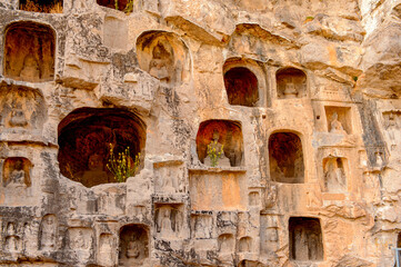 It's Caves at the Longmen Grottoes ( Dragon's Gate Grottoes) or Longmen Caves.UNESCO World Heritage of tens of thousands of statues of Buddha and his disciples