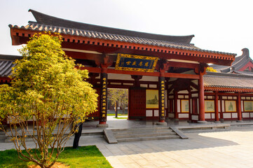 Obraz premium It's One of the pavilions of the Giant Wild Goose Pagoda complex, a Buddhist pagoda Xi'an, Shaanxi province, China. It was built in 652 during the Tang dynasty. UNESCO world heritage