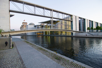 Obraz premium View to Paul-Lobe-House