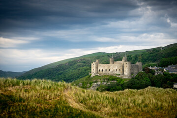 Fototapeta na wymiar Harlec Castle