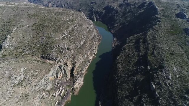 Los arribes del Duero bajo la vista de un drone. 