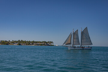 Fototapeta premium sailing boat in the bay