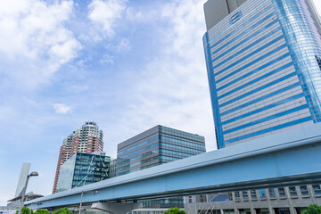 東京都港区お台場から見たビルと空