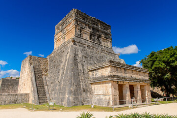 Fototapeta na wymiar Temple, Chichen Itza, Tinum Municipality, Yucatan State. It was a large pre-Columbian city built by the Maya people of the Terminal Classic period. UNESCO World Heritage