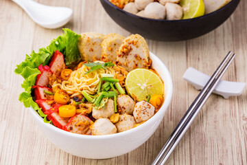 Tom yum noodles